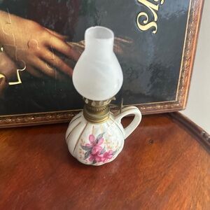 Vintage Japanese 🇯🇵🇯🇵🇯🇵Floral Ceramic Oil Lamp
12cm height